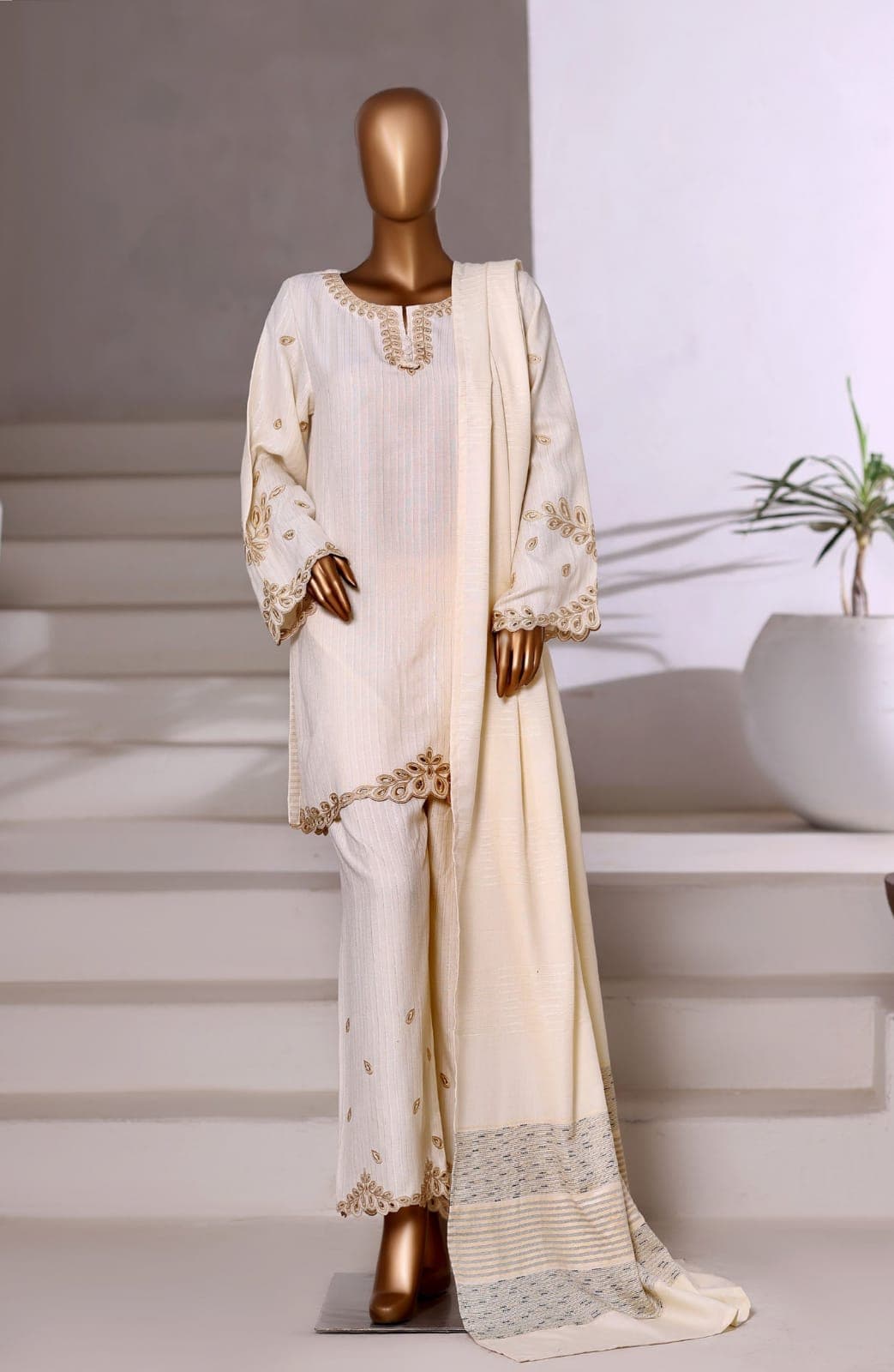 SADABAHAR- Vybe Co-ord Set with Dhanak Shawl